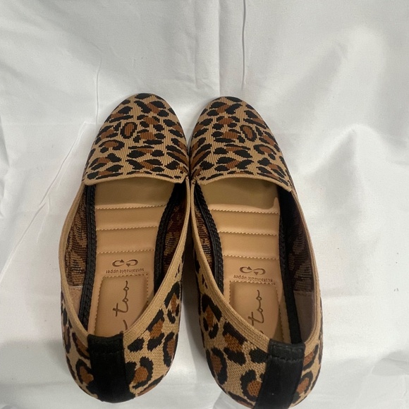 Me too Basin Knit Cheetah Flat Size 8M - Picture 3 of 5